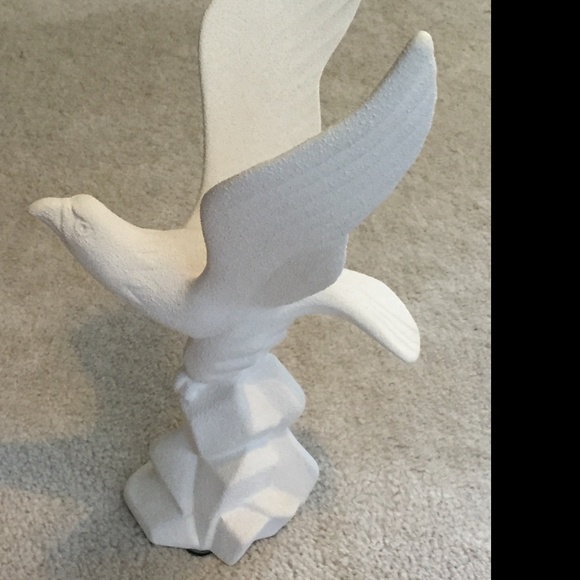 Collectible Royal Haegar Hawk Bird Pottery Statue - Picture 7 of 7